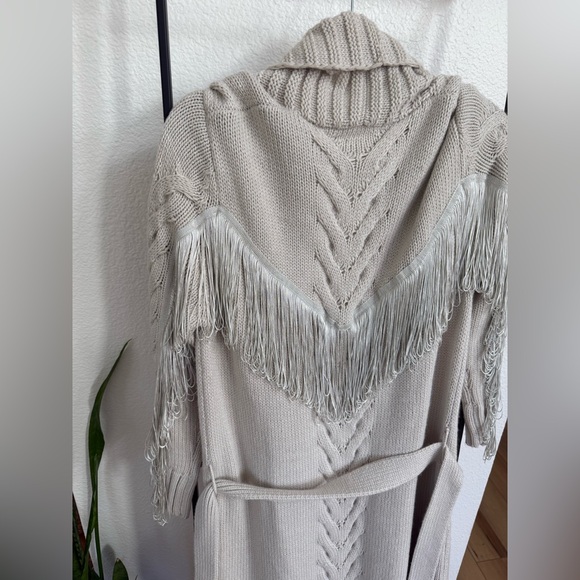 Understated Leather Rodeo Robe - Picture 4 of 7